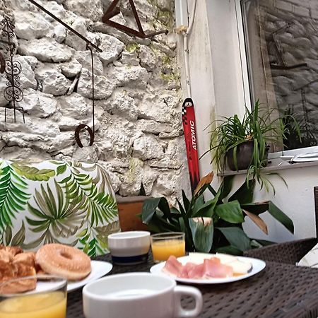 La Casa De La Plaza Lejlighed Güéjar Sierra Eksteriør billede