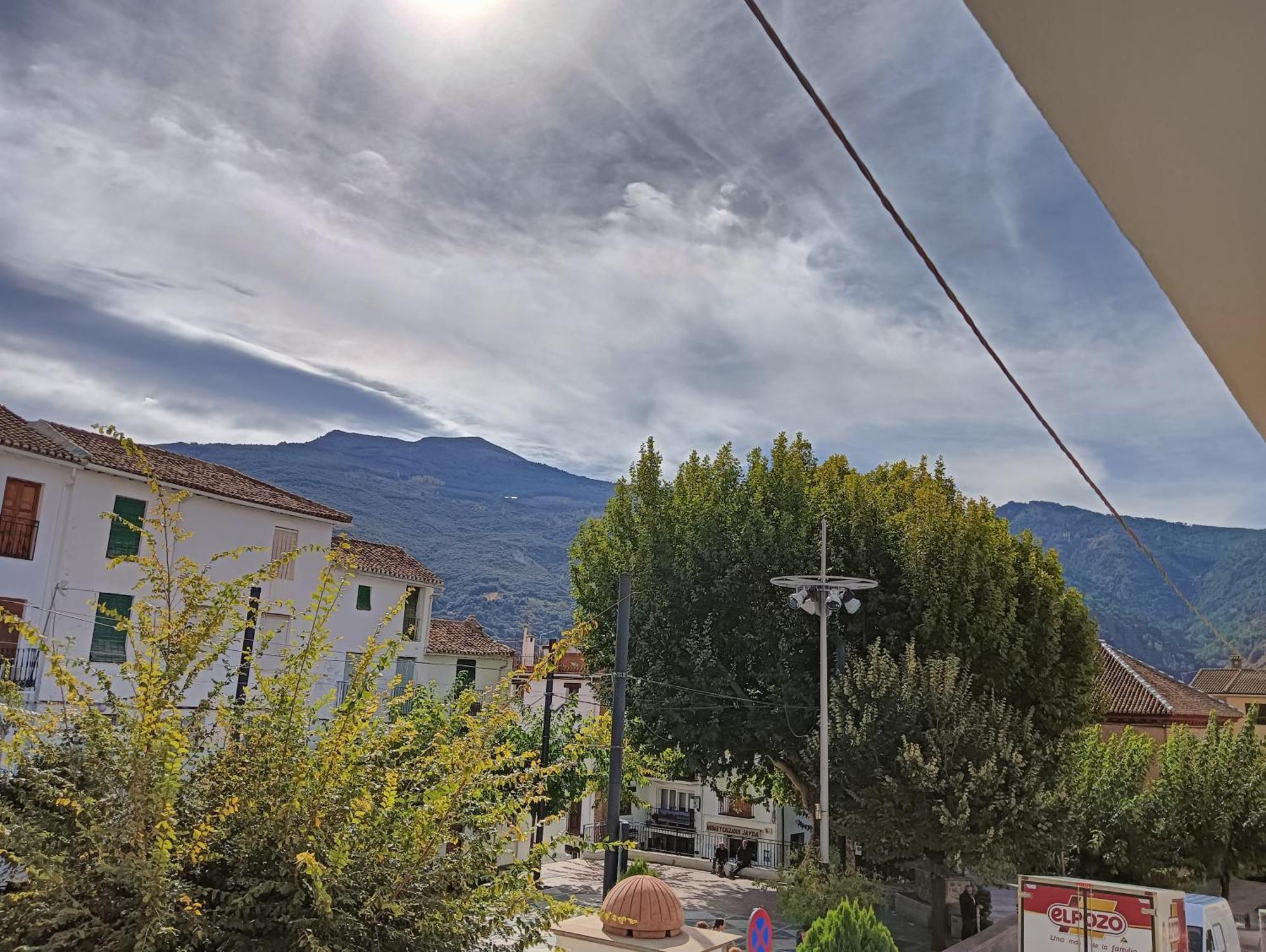 La Casa De La Plaza Lejlighed Güéjar Sierra Eksteriør billede