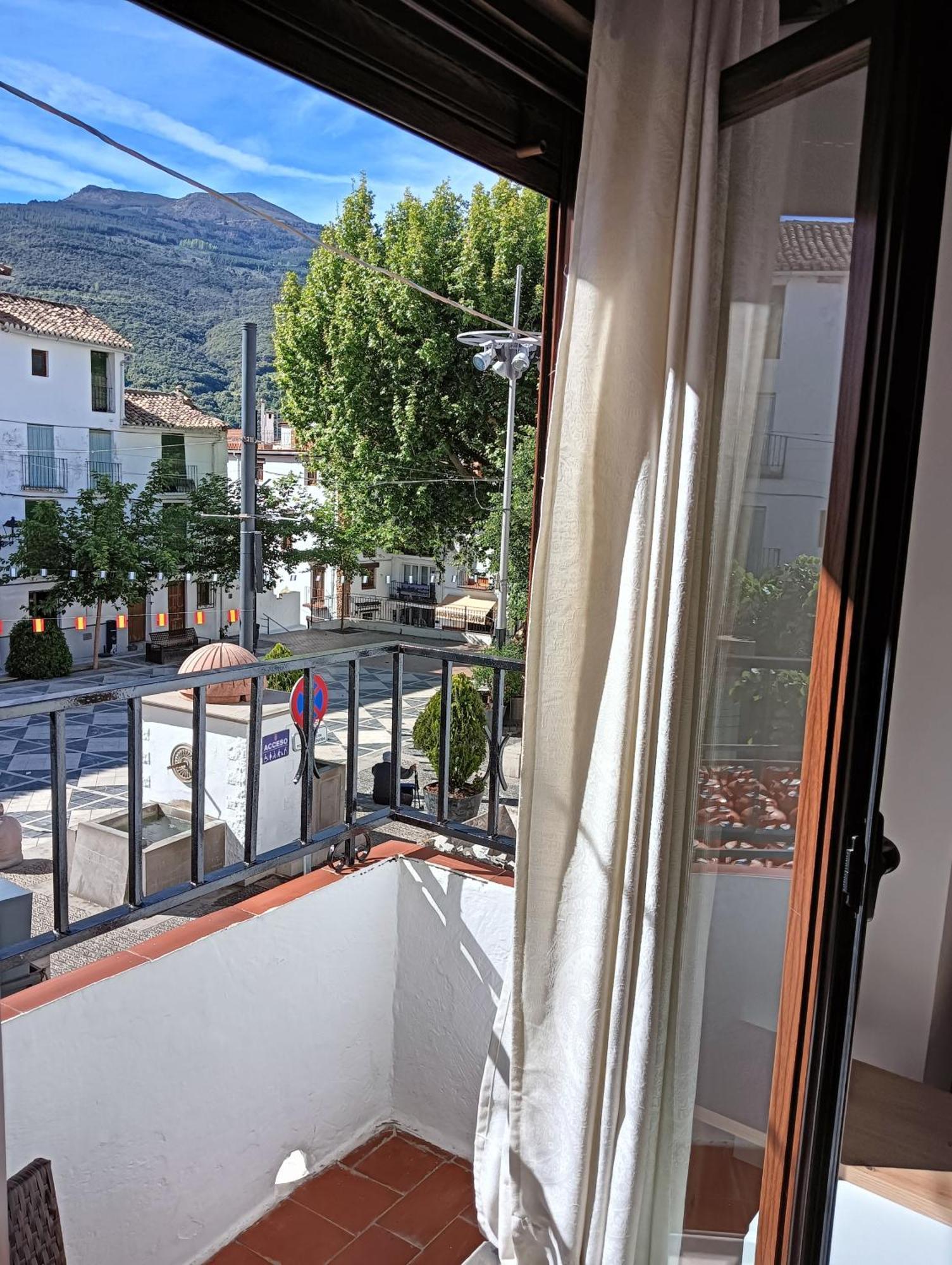 La Casa De La Plaza Lejlighed Güéjar Sierra Eksteriør billede